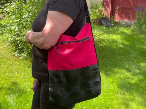 Preview: Tragefoto als Umhängetasche