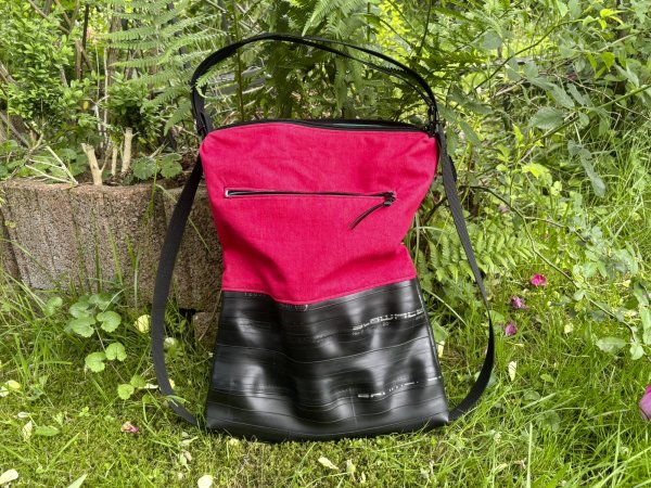 Rucksacktasche aus Fahrradschlauch und Jeans