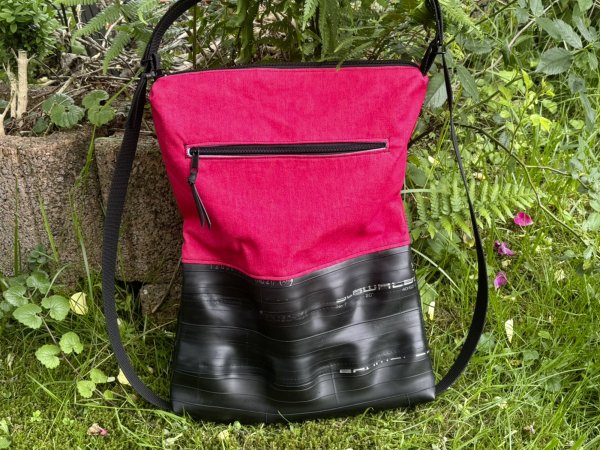 Umhängetasche und Rucksack in einem