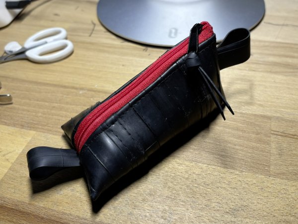 Reißverschlussfarbe: rot